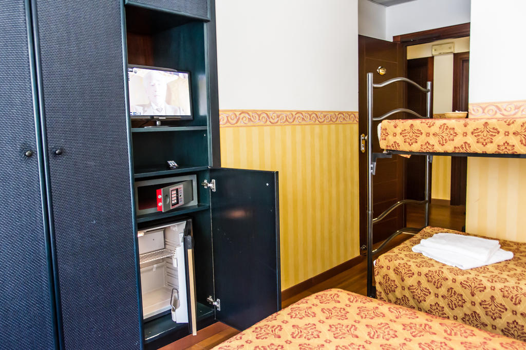 Hotel Consul - Family Hotel Riccione Pokoj fotografie