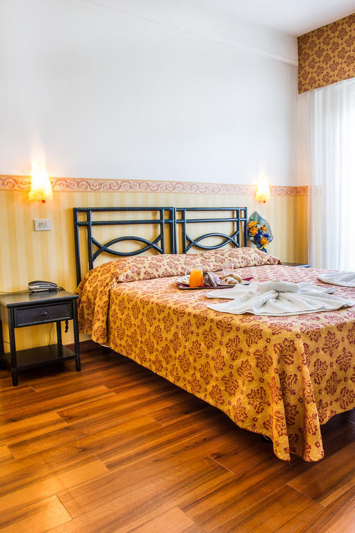 Hotel Consul - Family Hotel Riccione Pokoj fotografie