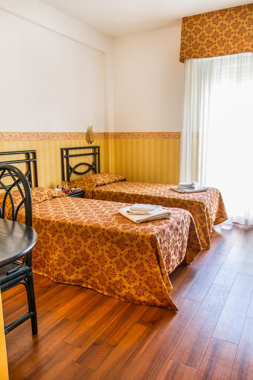 Hotel Consul - Family Hotel Riccione Pokoj fotografie