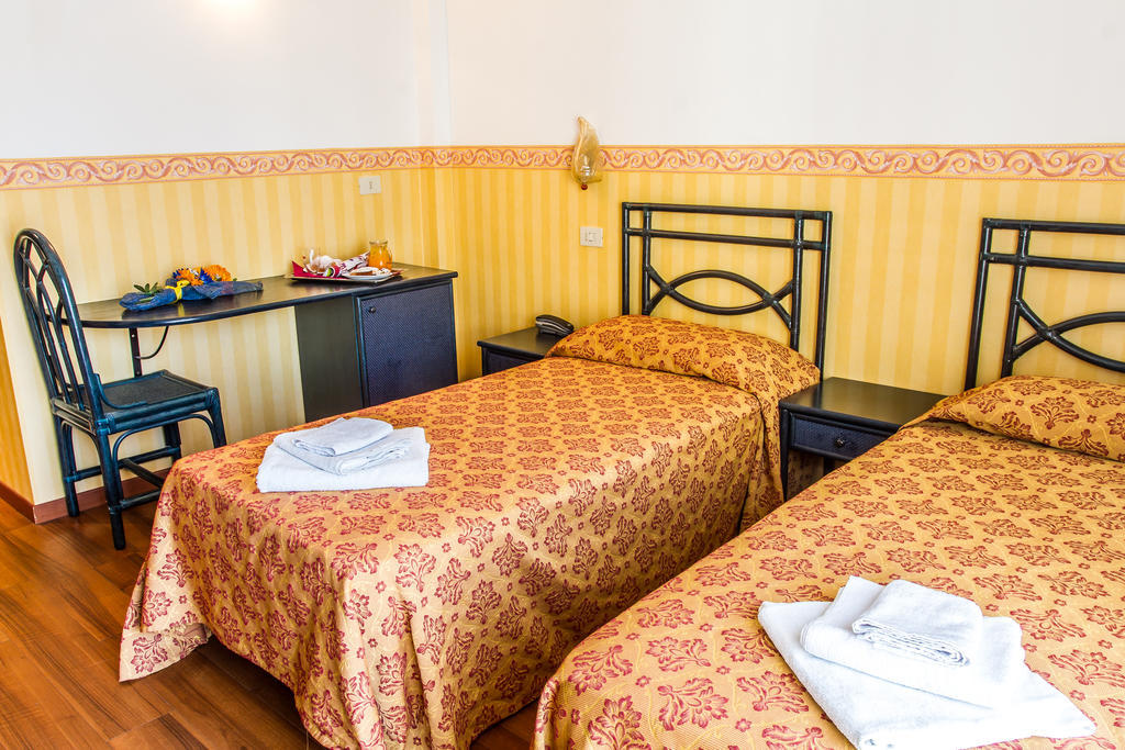 Hotel Consul - Family Hotel Riccione Pokoj fotografie